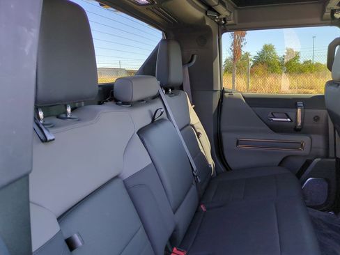 Used 2024 GMC Hummer EV 3X image 37