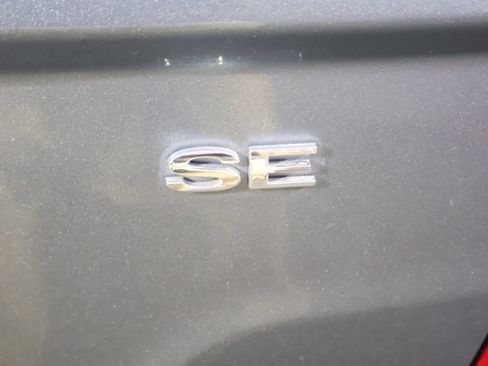 Used 2011 Ford Fusion SE FWD image 10