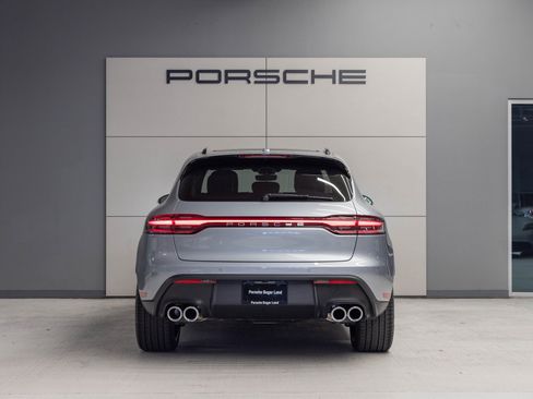 New 2026 Porsche Macan image 6
