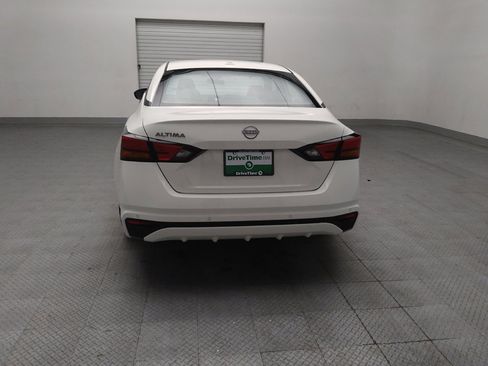 Used 2025 Nissan Altima 2.5 SV FWD image 6