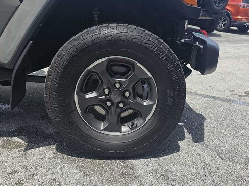 Used 2022 Jeep Gladiator Rubicon w/ Dual Top Group AWD/4WD image 23