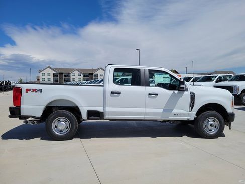 New 2025 Ford F250 XL w/ FX4 Off-Road Package image 2
