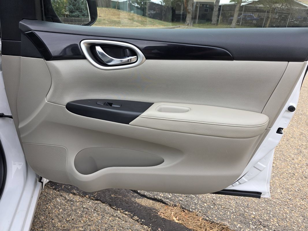 Used 2016 Nissan Sentra SV w/ Style Package FWD image 21