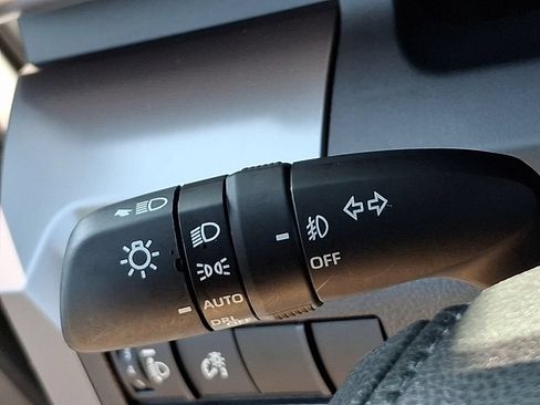 Used 2025 Toyota Tacoma TRD Off-Road AWD/4WD image 26