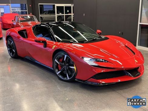 Used 2023 Ferrari SF90 Spider image 9