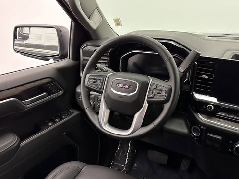 Used 2026 GMC Sierra 1500 SLT image 27
