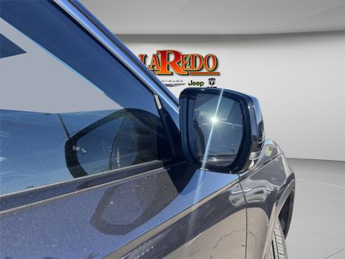 Used 2023 Jeep Grand Cherokee Limited image 10