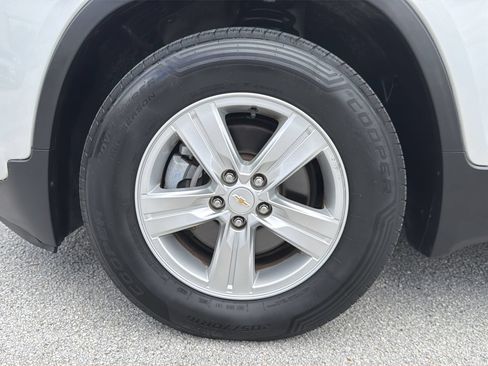 Used 2022 Chevrolet Trax LT w/ LT Convenience Package FWD image 31