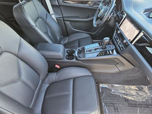Certified 2023 Porsche Macan S image 15