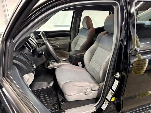 Used 2015 Toyota Tacoma 4x4 Double Cab w/ TRD Off-Road Package image 26