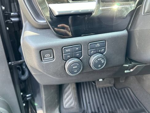Used 2023 Chevrolet Silverado 1500 LT w/ Z71 Off-Road Package AWD/4WD image 15