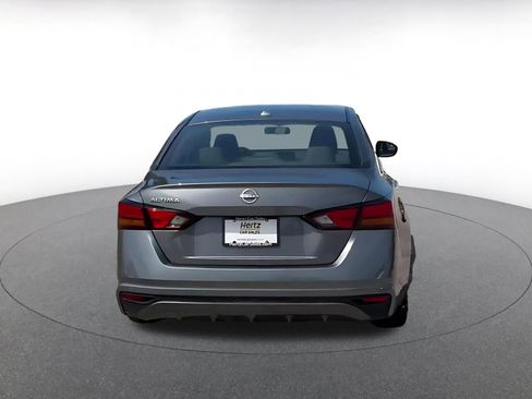 Used 2025 Nissan Altima 2.5 SV image 10