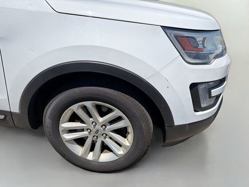 Used 2016 Ford Explorer XLT w/ Equipment Group 202A FWD image 10
