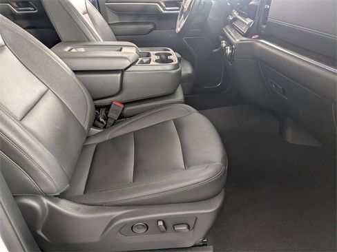 Certified 2025 GMC Sierra 1500 SLT image 32