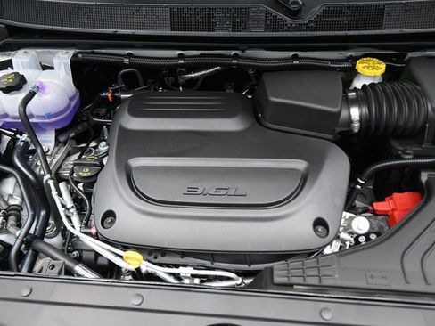 New 2026 Chrysler Pacifica Select image 34