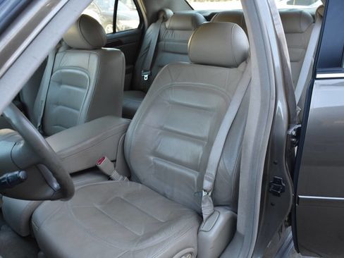 Used 2003 Cadillac De Ville w/ Comfort & Convenience Package image 45