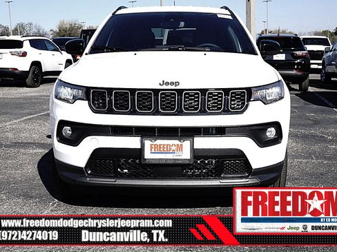 New 2026 Jeep Compass Latitude image 8