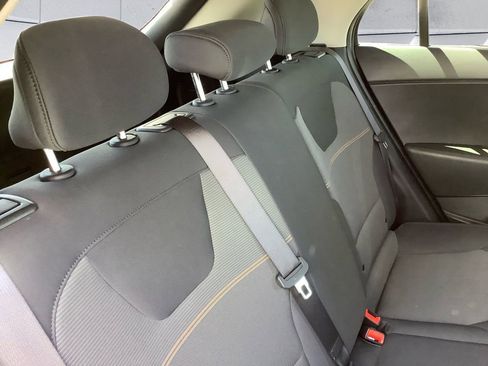 Used 2025 Kia Niro LX FWD image 16