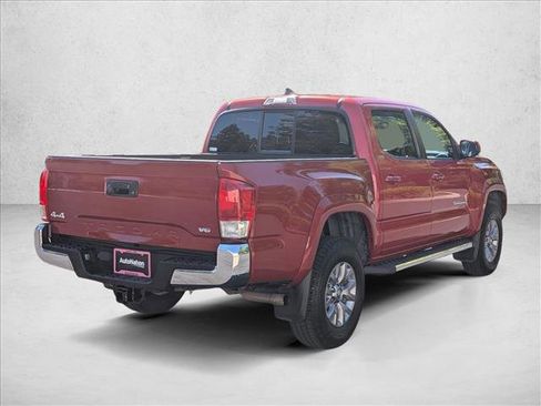 Used 2017 Toyota Tacoma SR5 AWD/4WD image 5