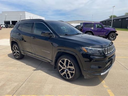 Used 2025 Jeep Compass Limited w/ Elite Group AWD/4WD image 1