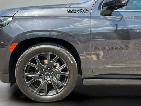 Used 2024 Chevrolet Suburban High Country image 33