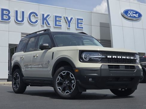 New 2025 Ford Bronco Sport Outer Banks w/ Outer Banks Tech Package+ AWD/4WD image 2
