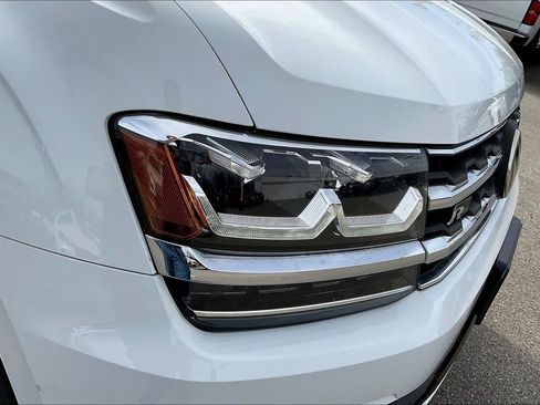 Used 2018 Volkswagen Atlas SE w/ R-Line Package image 32