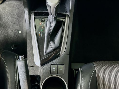 Used 2016 Toyota Corolla S image 23