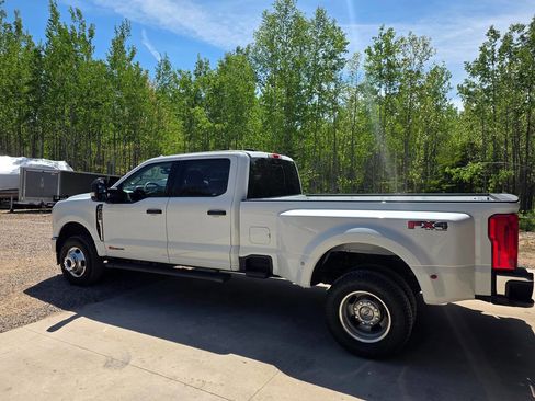 Used 2023 Ford F350 XLT AWD/4WD image 4