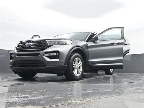 Used 2024 Ford Explorer XLT w/ Equipment Group 202A image 32