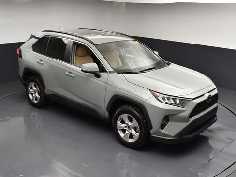 Used 2020 Toyota RAV4 XLE FWD image 38