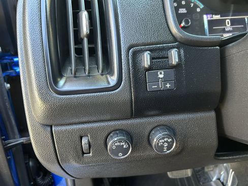Used 2018 Chevrolet Colorado ZR2 image 12