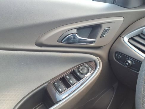 Used 2019 Chevrolet Malibu LS w/ LPO, Convenience Package 2 FWD image 17