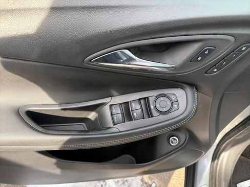 Used 2023 Buick Encore GX Essence w/ Experience Buick Package image 19