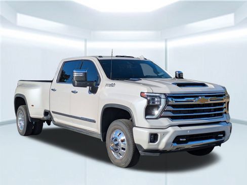 Used 2025 Chevrolet Silverado 3500 High Country w/ High Country Premium Package image 8