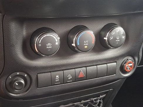 Used 2018 Jeep Wrangler Unlimited Sport S AWD/4WD image 15