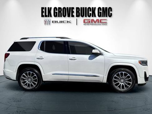 Used 2023 GMC Acadia Denali w/ Denali Ultimate Package AWD/4WD image 3