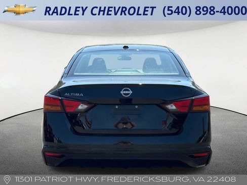 Used 2025 Nissan Altima 2.5 SV FWD image 18