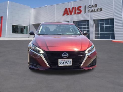 Used 2025 Nissan Altima 2.5 SV FWD image 2