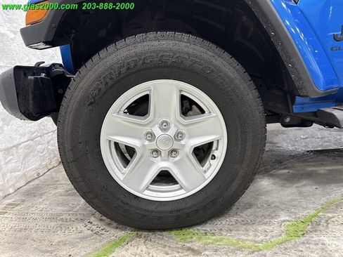 Used 2022 Jeep Gladiator Sport image 22