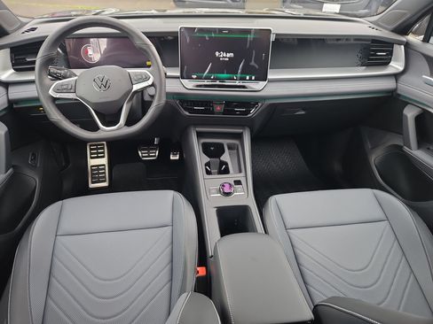 New 2026 Volkswagen Tiguan SE R-Line AWD/4WD image 22