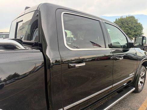 Used 2022 RAM 1500 Laramie AWD/4WD image 38