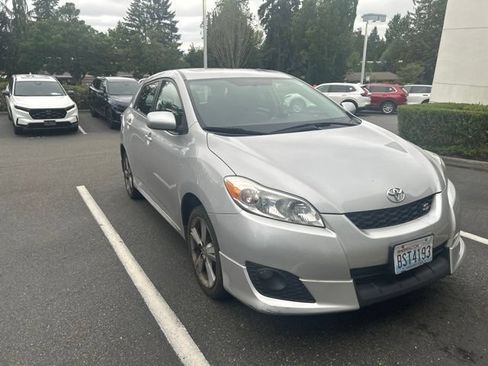Used 2010 Toyota Matrix S AWD/4WD image 2