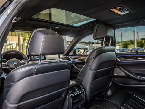 Used 2018 BMW 540i w/ M Sport Package RWD image 41