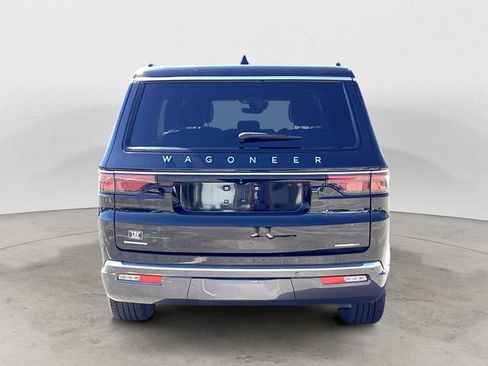 Used 2022 Jeep Wagoneer Series II AWD/4WD image 4