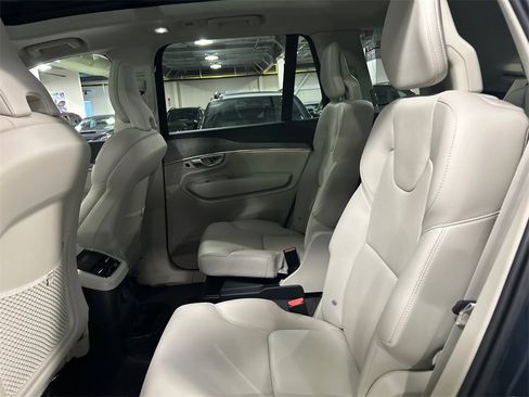 Certified 2024 Volvo XC90 T8 Plus w/ Protection Package Premier image 22