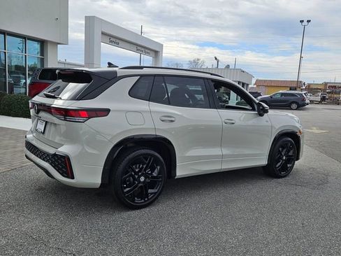 New 2026 Volkswagen Tiguan SE R-Line image 13