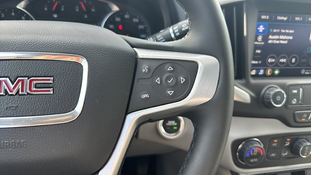 Used 2024 GMC Terrain SLT w/ Tech Package FWD image 19