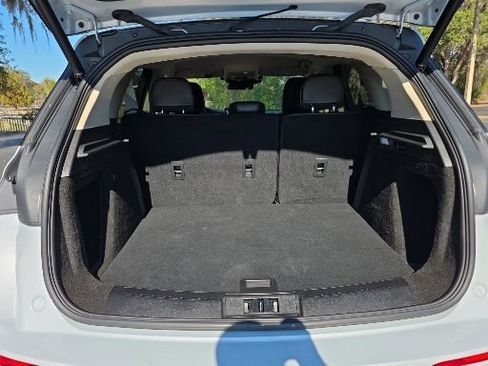 Used 2025 Lincoln Corsair AWD w/ Equipment Group 101A image 20