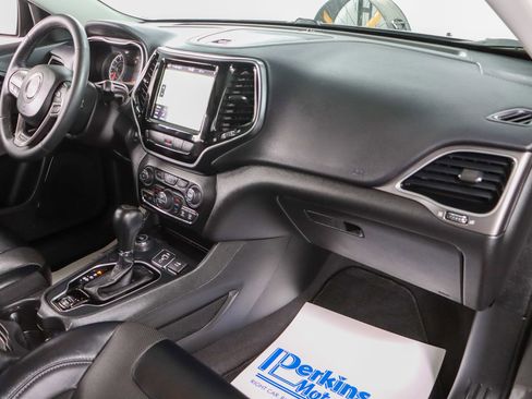 Used 2022 Jeep Cherokee Limited w/ Sun & Sound Group image 27